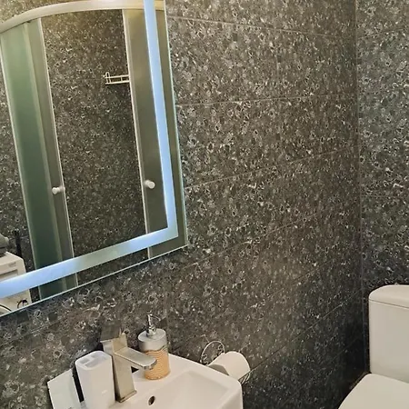 איוונו-פרנקיבסק New Modern Apartments In The Center מראה חיצוני תמונה